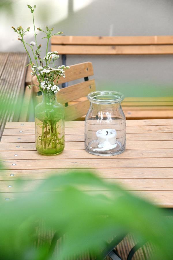 Jethon Studio-Appartement Im Gruenen Bernburg Luaran gambar